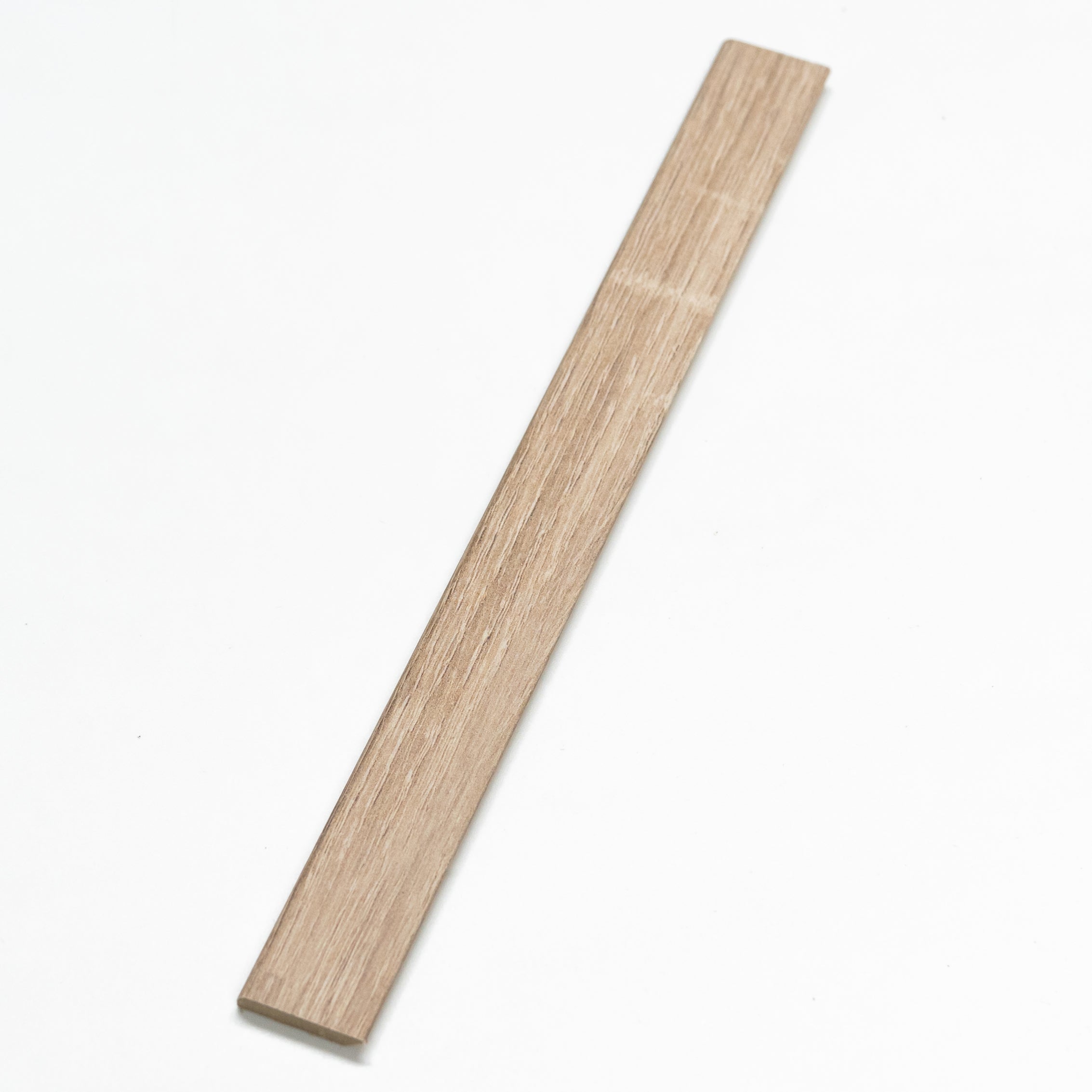 DecoMode plakplint Salzburg - Zelfklevend - 240cm - 24x5mm